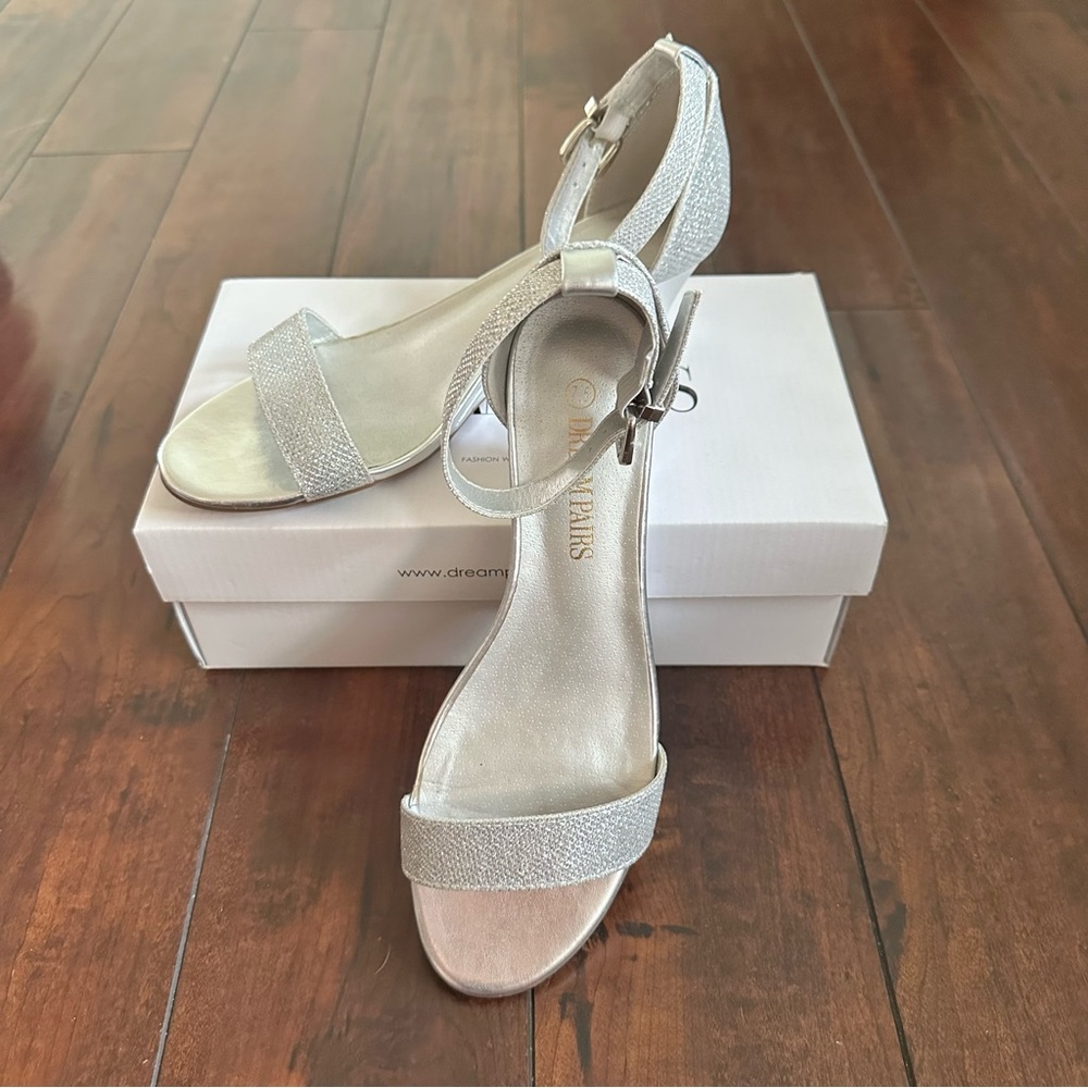 Dream Pair Wedge Size 7.5